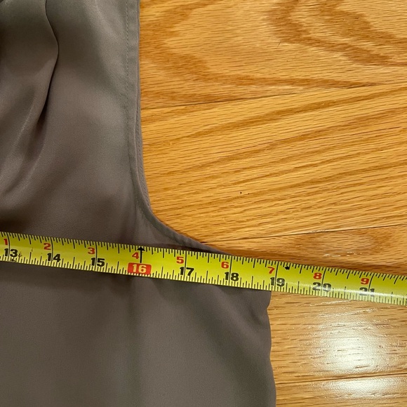 Vince Camuto Sleeveless Blouse - Picture 3 of 6